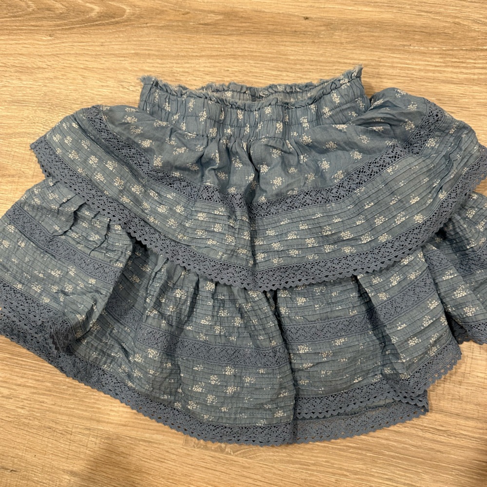 Love shack snack look alike- Aerie ruffle skirt